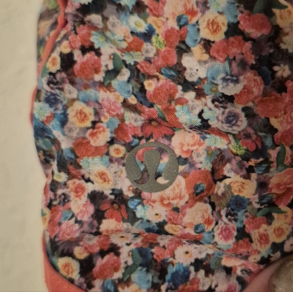 Lululemon orange floral - Speed Up Low-Rise Lined Short 2.5" - Picture 3 of 5